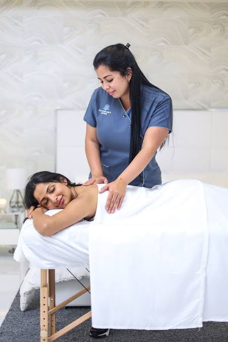 How to Choose the Right Miami Massage Therapists for Your Couples Experience