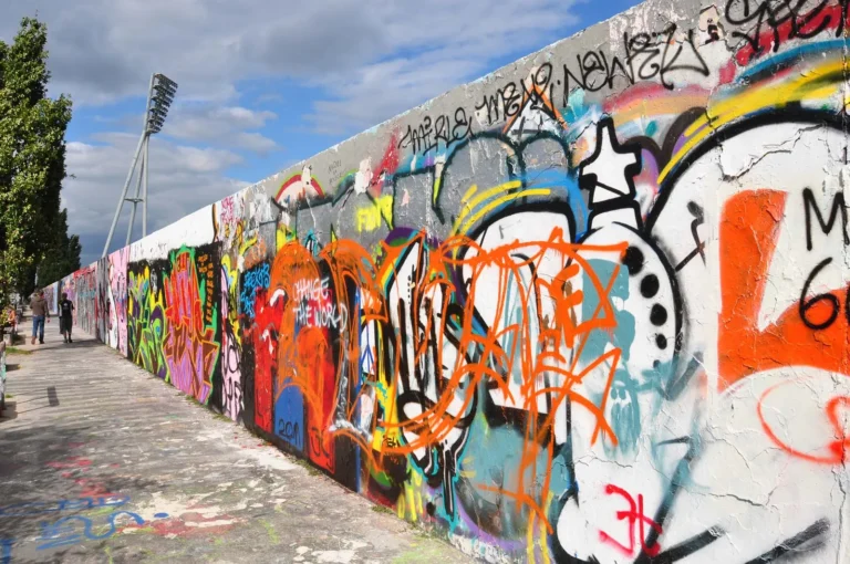 5 Awesome Things About Graffiti Wall Art