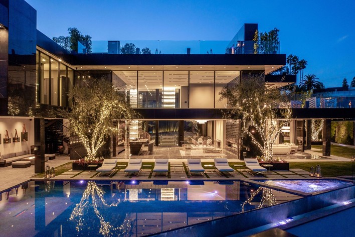 Explore the Best Homes in Los Angeles – Modern & Elegant