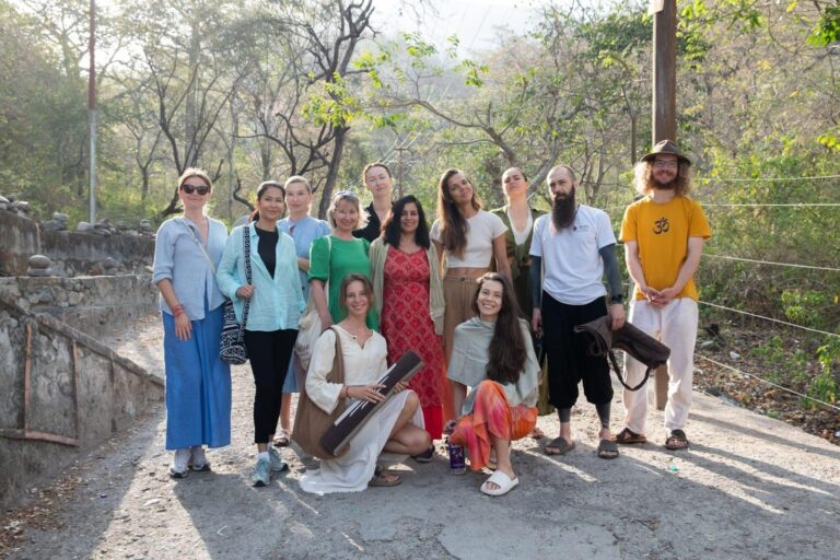 Best 200 Hour Yoga Teacher Training in Rishikesh