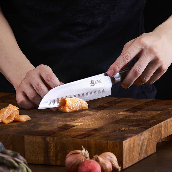 Advantages of Using Santoku Blades for Smooth and Precise Cooking